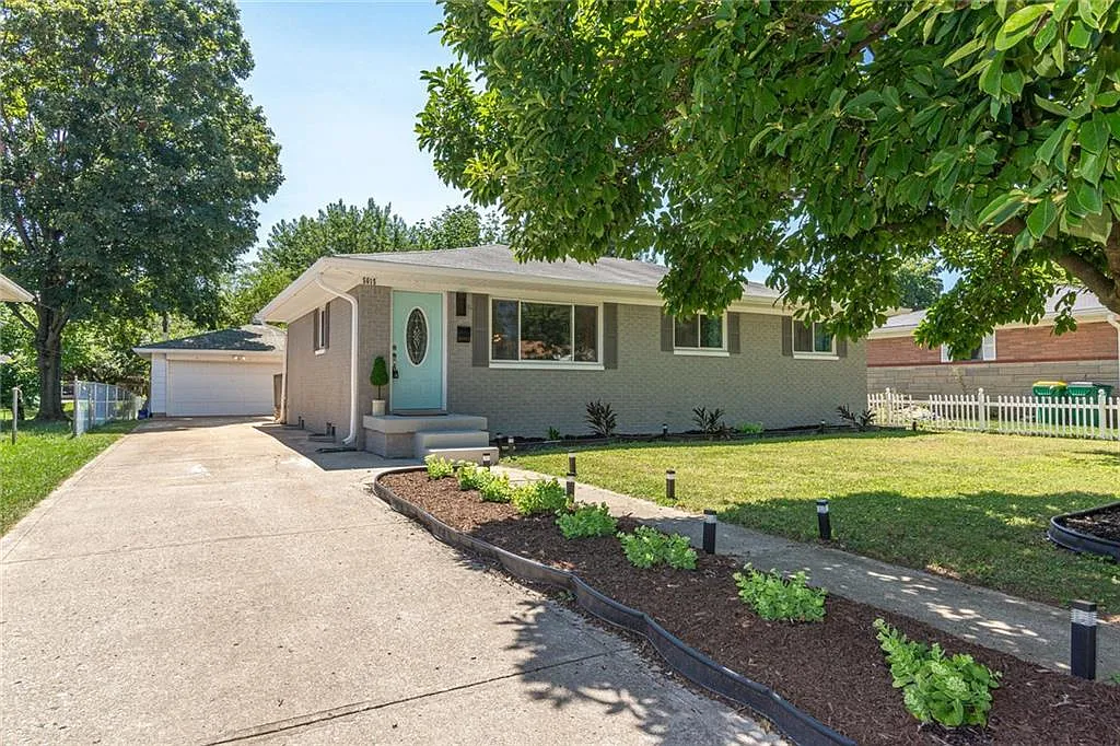 5615 Meadowood Dr photo 1
