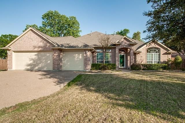 1st image of 2701 Cypress Leaf Ln