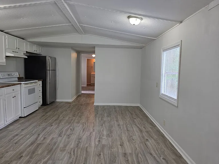 1133 Pickett Rd #6 — Photo 5