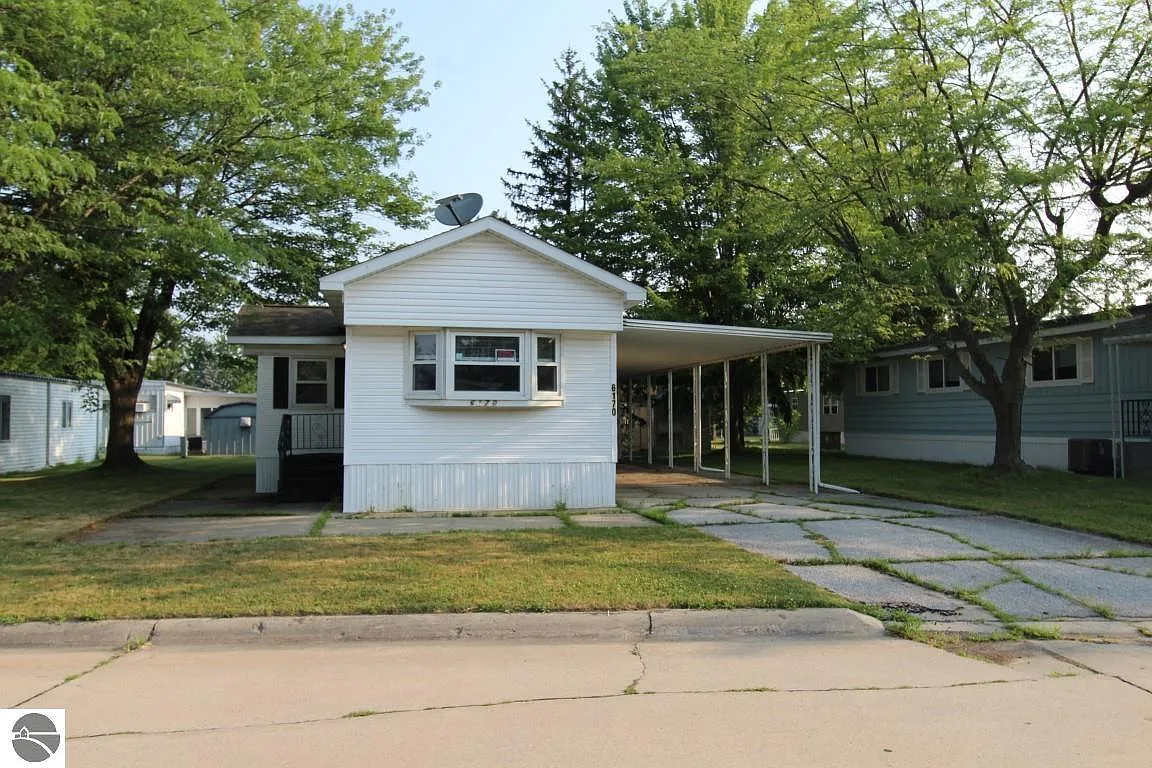 6170 Wild Oak Dr photo 1