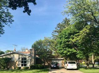 261 S Linden Ave, Elmhurst, IL 60126