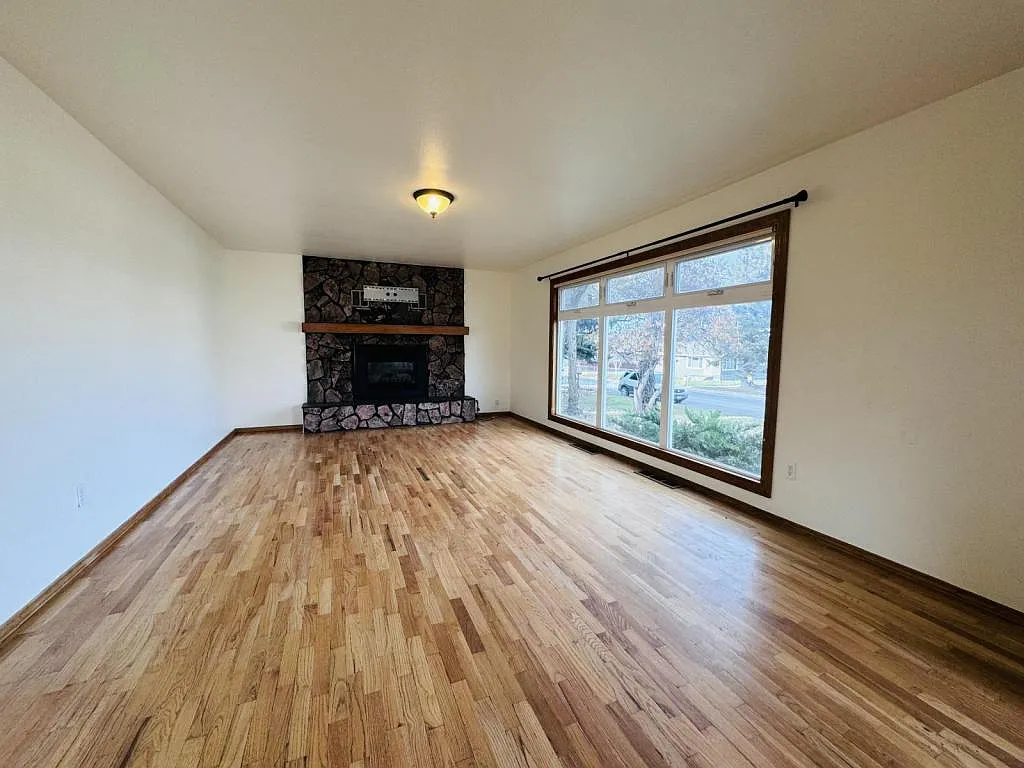 1513 Wilder Ave — Photo 3