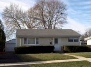510 Norton Ave, Mundelein, IL
