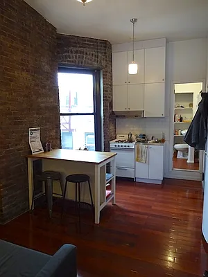 Rented by Authentic Realty | media 21