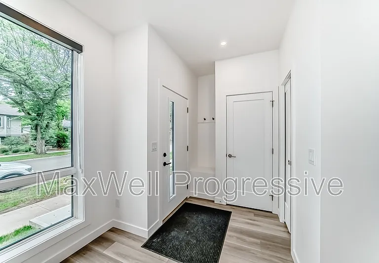6415 93rd St NW #MAIN — Photo 5