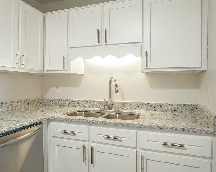 Kate's View Apartments | Updated North Chattanooga Apartments with Scenic Views — Photo 24