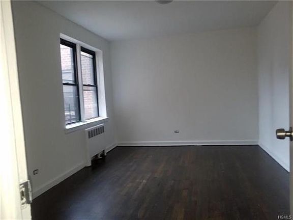 3rd image of 43 Amberson Ave APT 6E