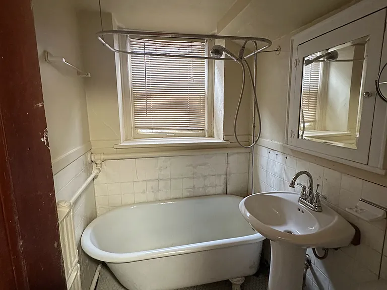 576 Grand Ave #B1 — Photo 5