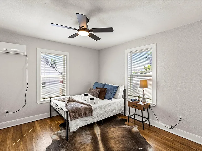 3624 Avenue S 1/2 — Photo 16
