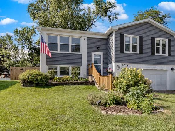 2215 Birchwood Pkwy, Woodridge, IL 60517