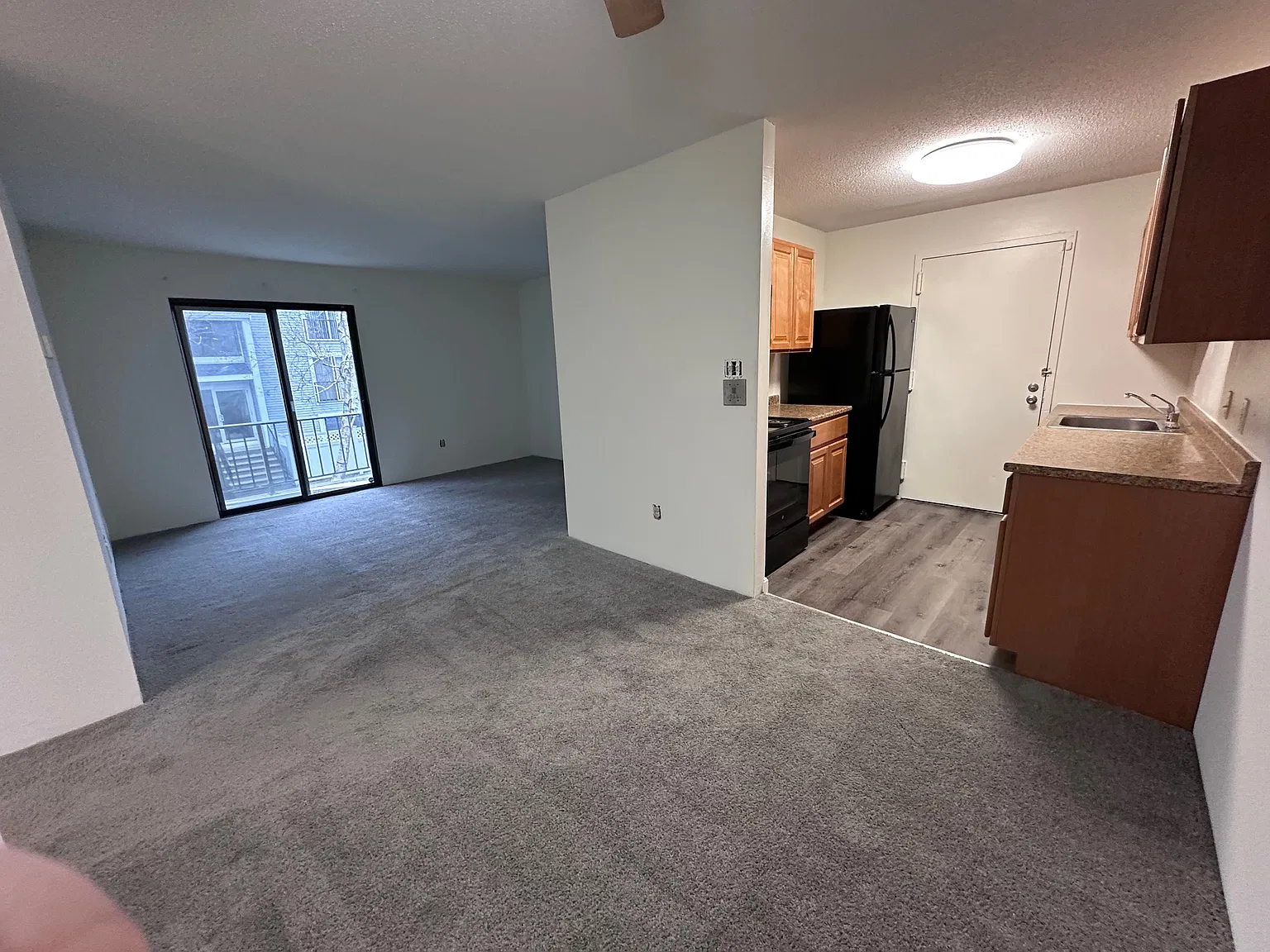 2 bed, 865 sqft, $2,700 — Photo 2
