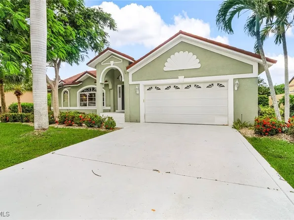 8549 S Lake Cir, Fort Myers, FL 33908