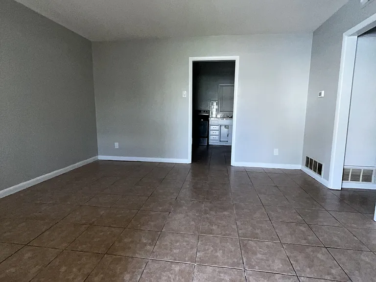 710 Patton Dr — Photo 11