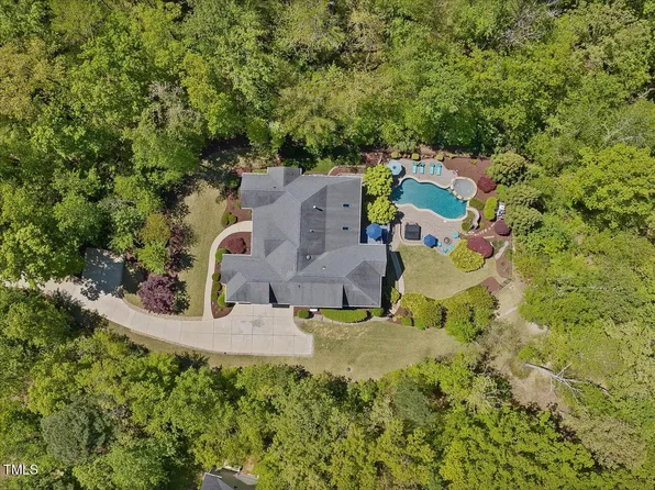 6824 Wood Forest Dr, Cary, NC 27519