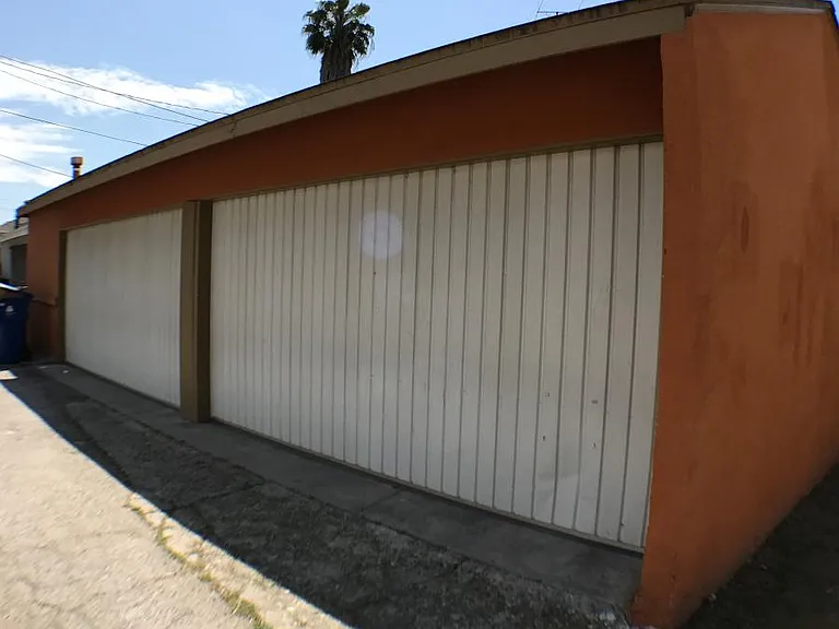 5723 San Vicente Blvd — Photo 13