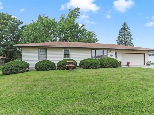 3322 Mueller Ln, Saint Joseph, MO 64506