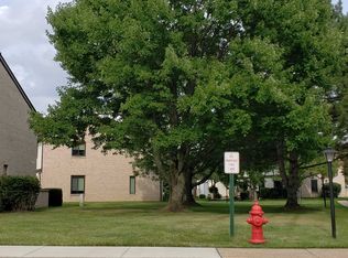 16303 Heather Ln #D1, Middleburg Heights, OH 44130