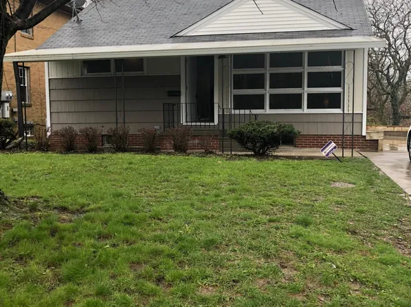 2115 Fulton Rd NW, Canton, OH 44709