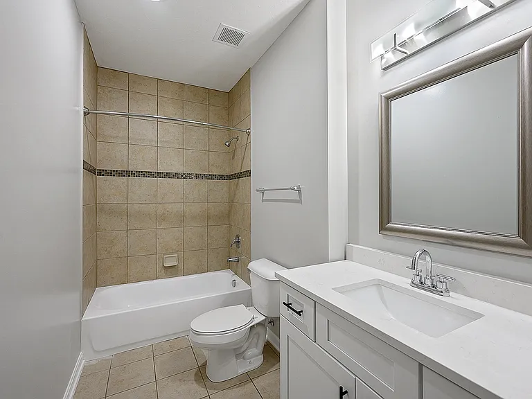 Monmouth Row Apartments — Photo 132