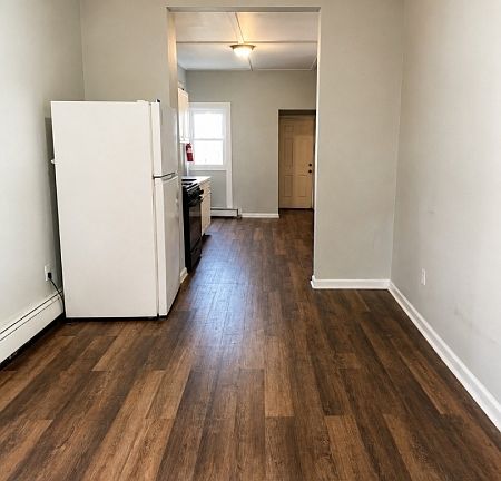 5th image of 141 N 5Th St