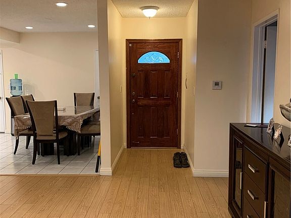 4th image of 6627 Petit Ave