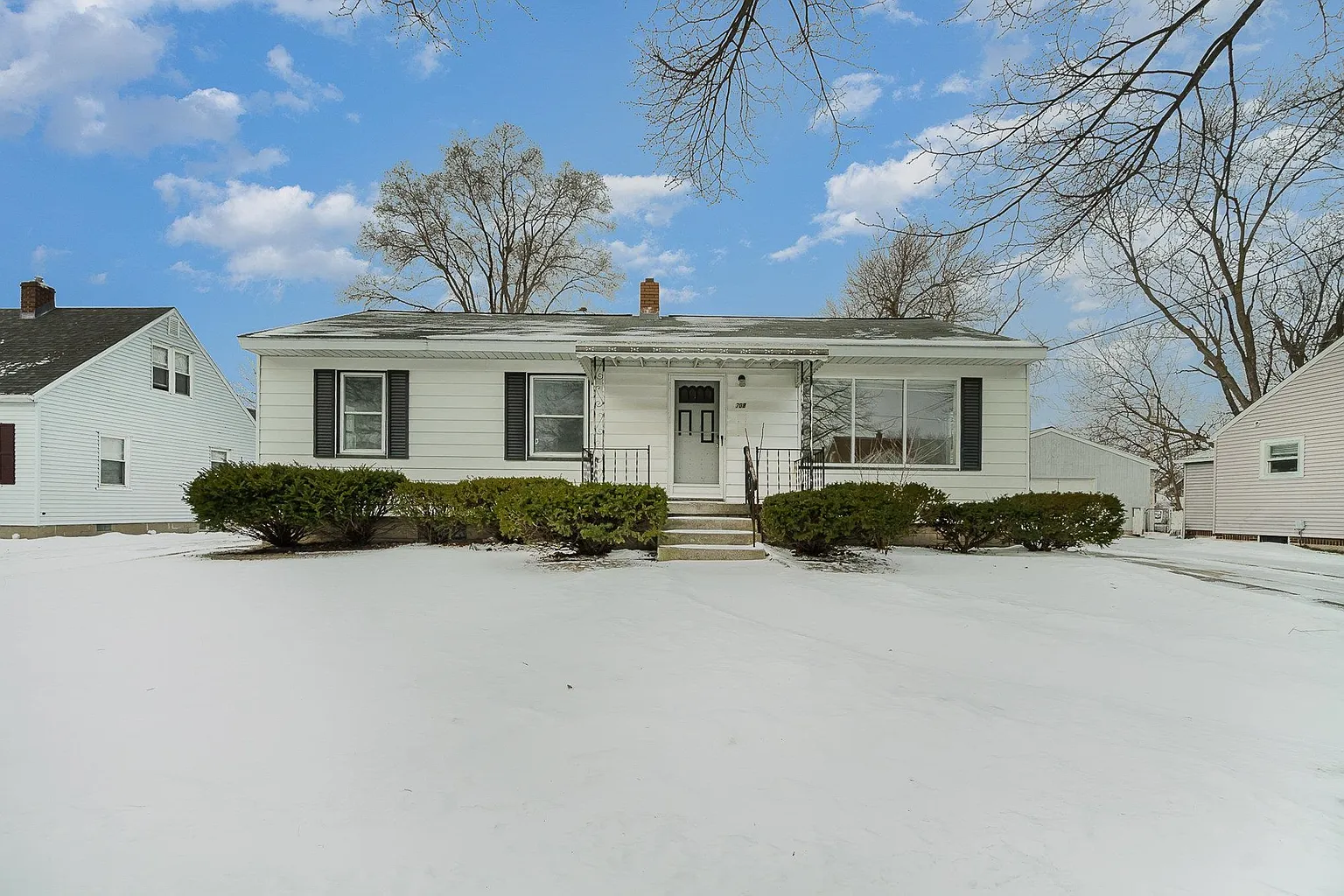 708 Elm St photo 1
