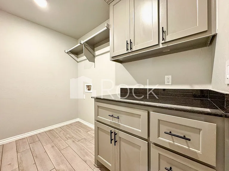 19113 Grove Pkwy — Photo 29