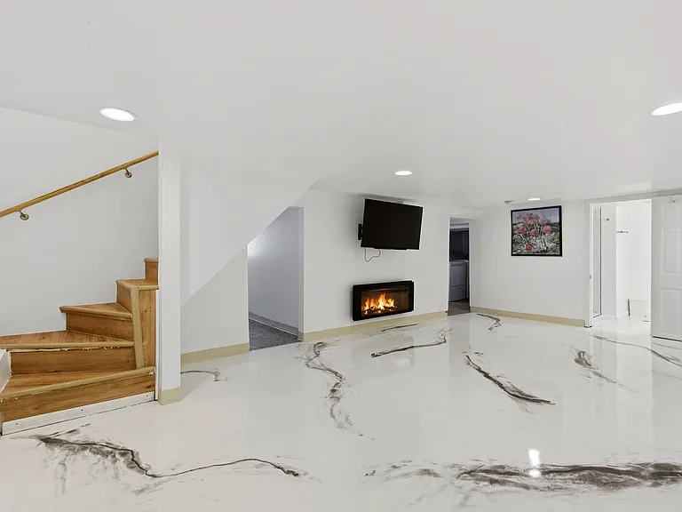 1030 Westmore Meyers Rd — Photo 43