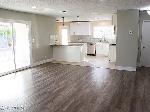 3rd image of 1836 Kassabian Ave