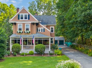 576 Main St, South Kingstown, RI 02879