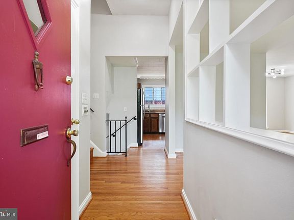 3rd image of 5704 Greentree Rd