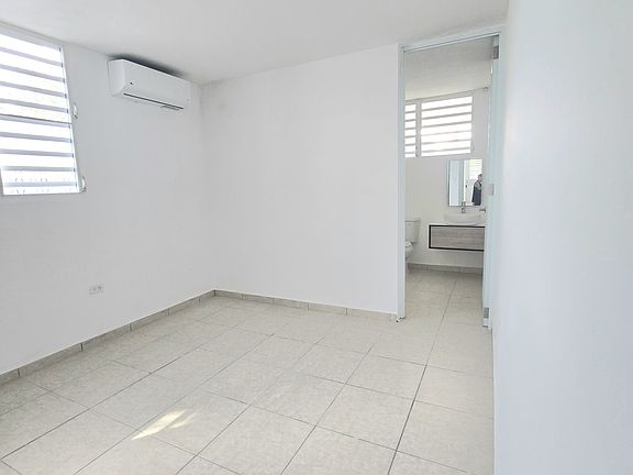 2nd image of 339 Avenida Lopategui Cir