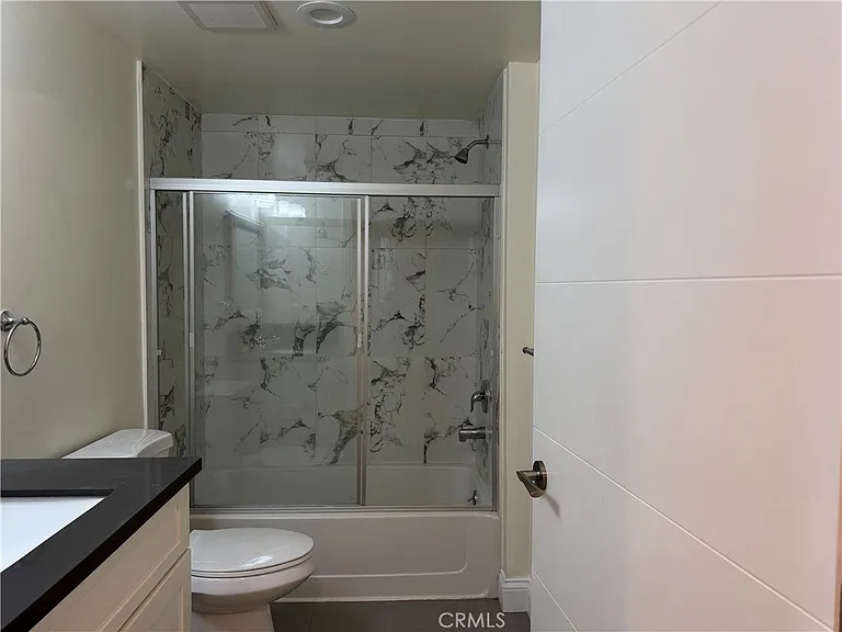 14934 Burbank Blvd #202 — Photo 15