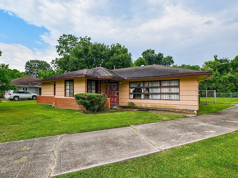 5522 Nassau Rd — Photo 1
