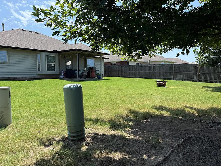 14638 Maple Ave — Photo 36