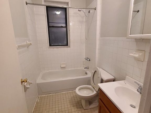5th image of 495 Dean St #3