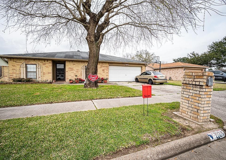 1st image of 2609 Green Valley Dr