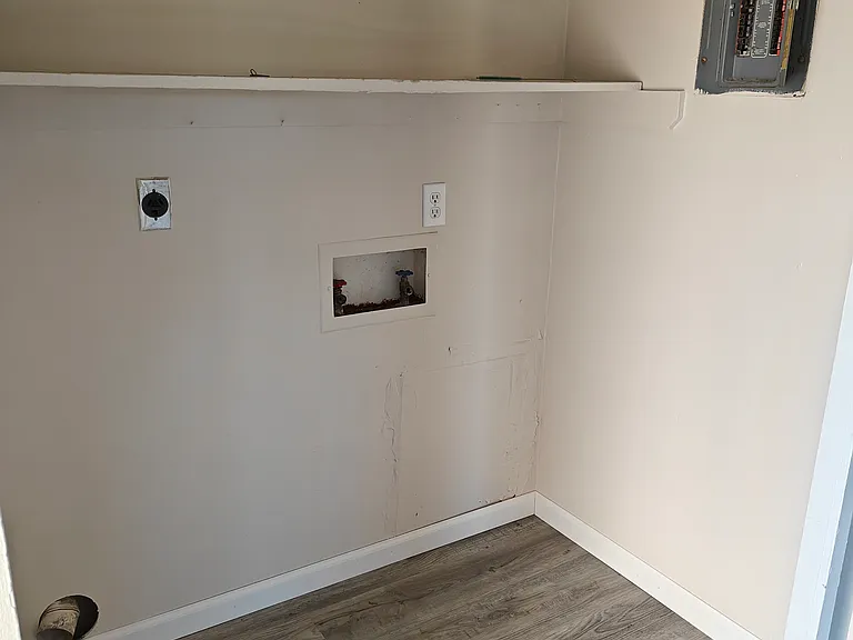 Fox Meadows Apartments — Photo 4