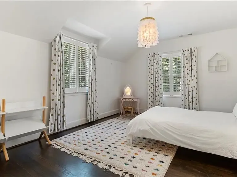 3825 Peachtree Dunwoody Rd NE — Photo 65