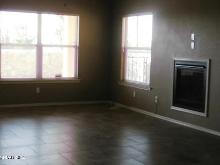 545 Green Village Ct #B — Photo 9