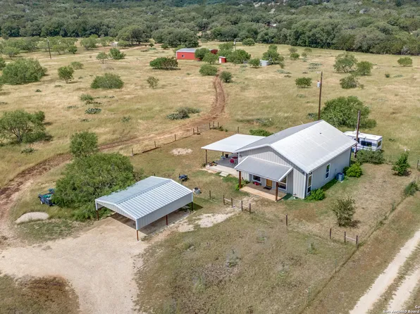 6101 County Road 251, Hondo, TX 78861