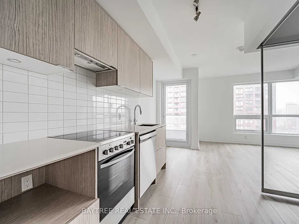 395 Bloor St E #2512