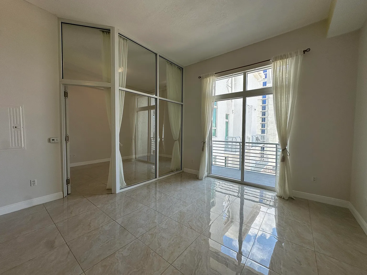 1 bed, 1.0 bath, 738 sqft, $2,575 — Photo 3