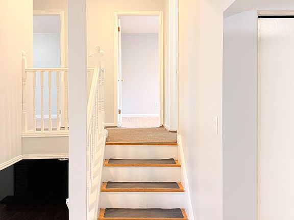 3rd image of 526 Chamberlain Rd