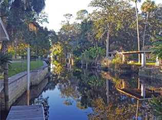 10 Hickory Ave, Yankeetown, FL 34498