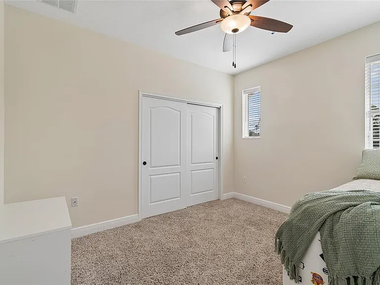 110 S Beverly Ave — Photo 16