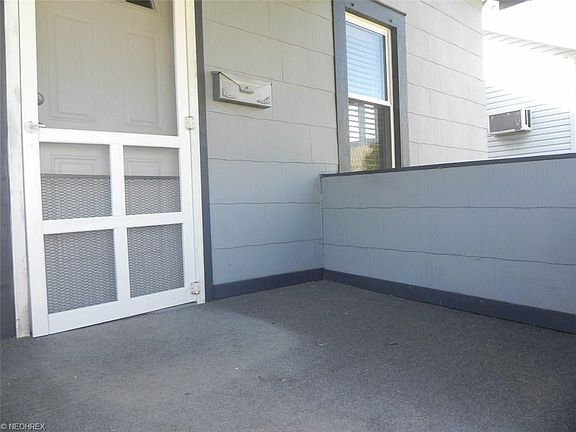 3rd image of 2190 Clarence Ave