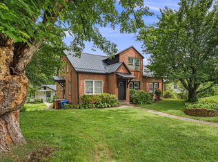 431 S Broad St APT 2, Brevard, NC 28712