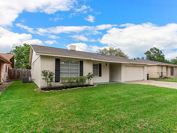 3rd image of 13802 Towne Way Dr