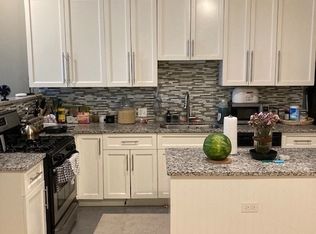 612 N May St APT 1, Chicago, IL 60642